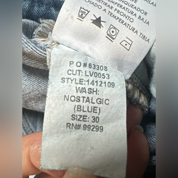 Level 99 high rise skinny ankle cigarette jeans in nostalgic wash. Size 10/30 - Picture 10 of 13